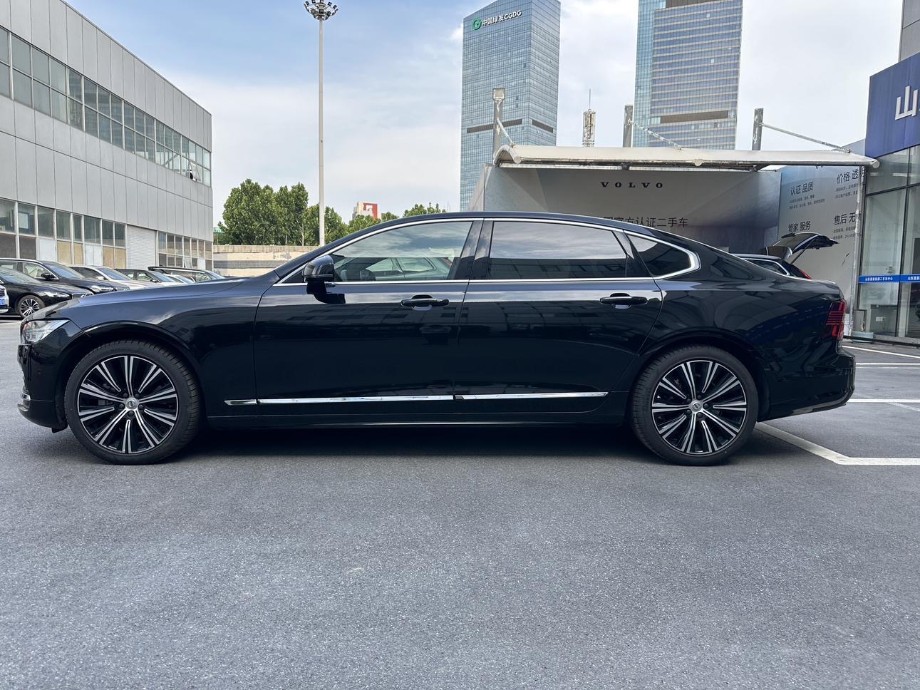  S90 MY 2025 B5 Ultra Edition Black