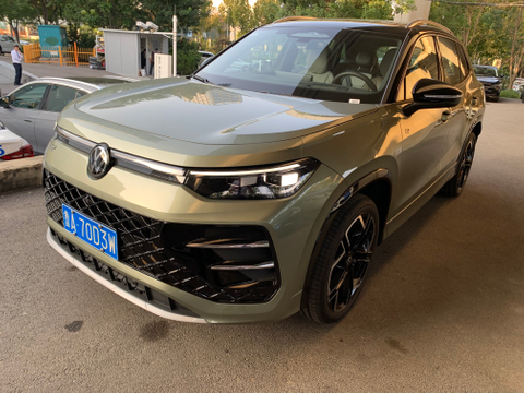 VW MY2025 Tayron L 380TSI 4WD Luxury + Easy Package