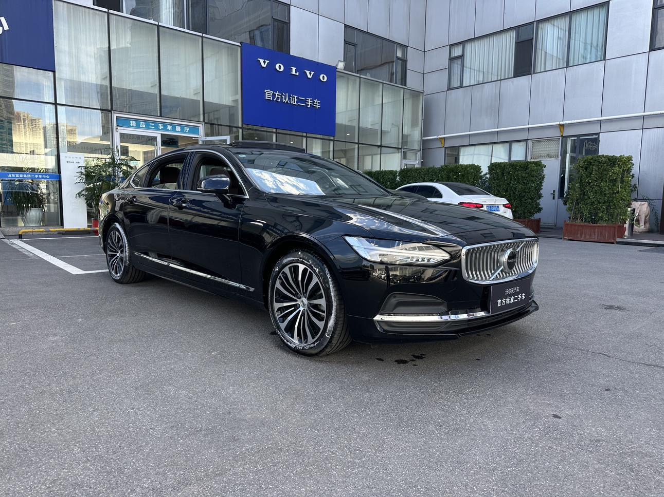 2024 Volvo S90 B5 Momentum