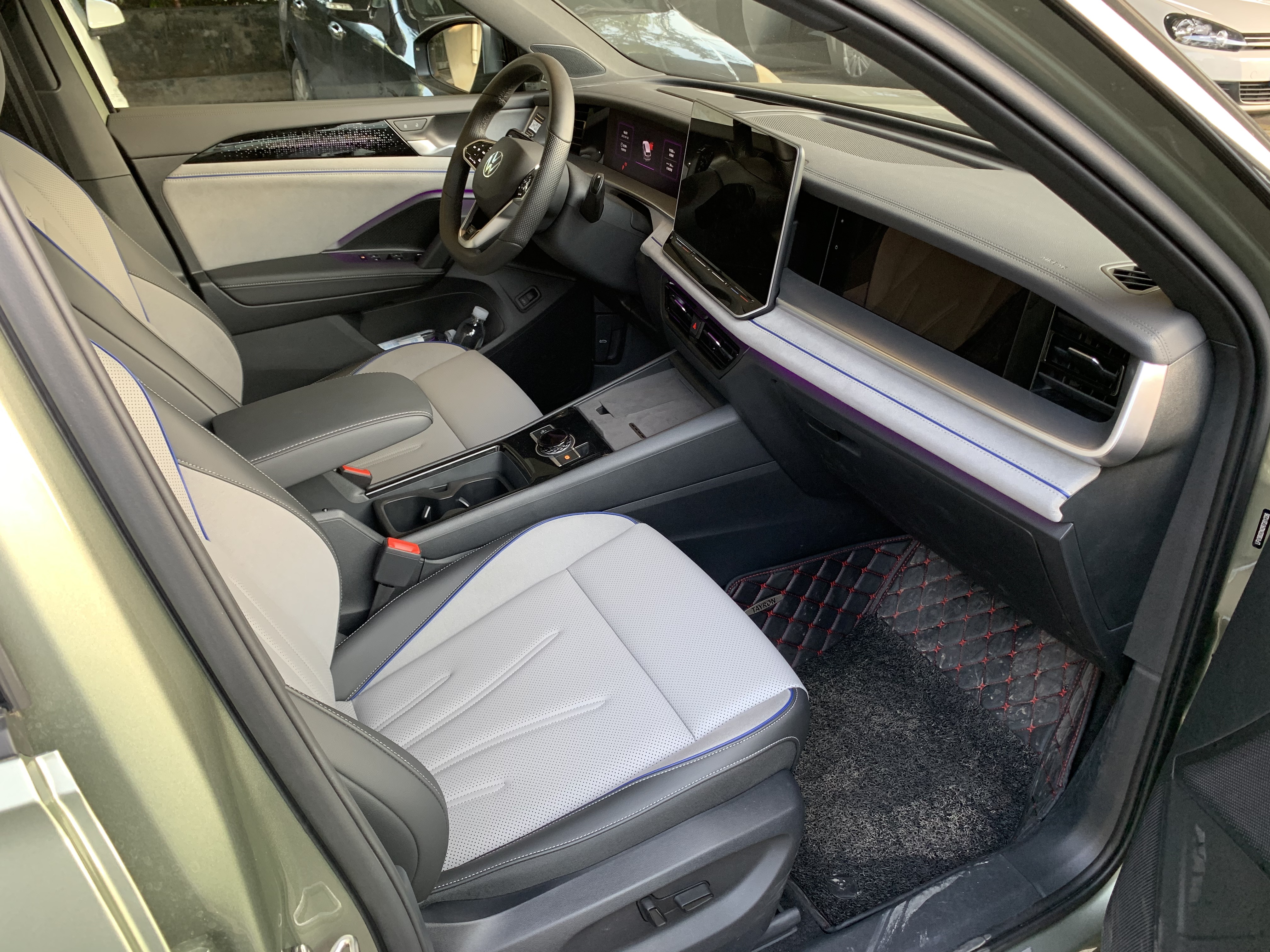 VW MY2025 Tayron L 380TSI 4WD Luxury + Easy Package