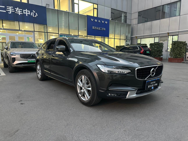 2017 Volvo V90 Cross Country T5 AWD Inscription